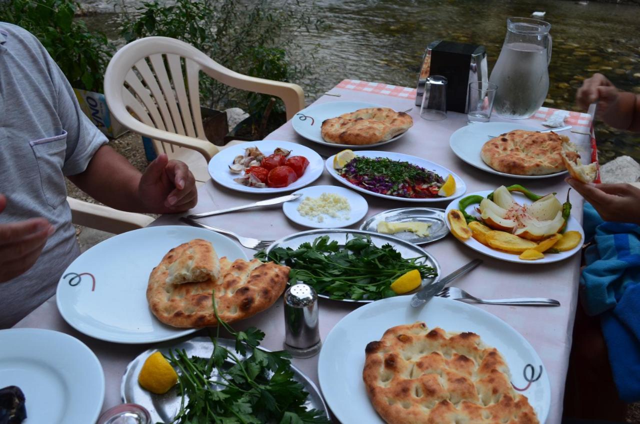 Bed and Breakfast Tunays Pansiyon Чирали Екстер'єр фото
